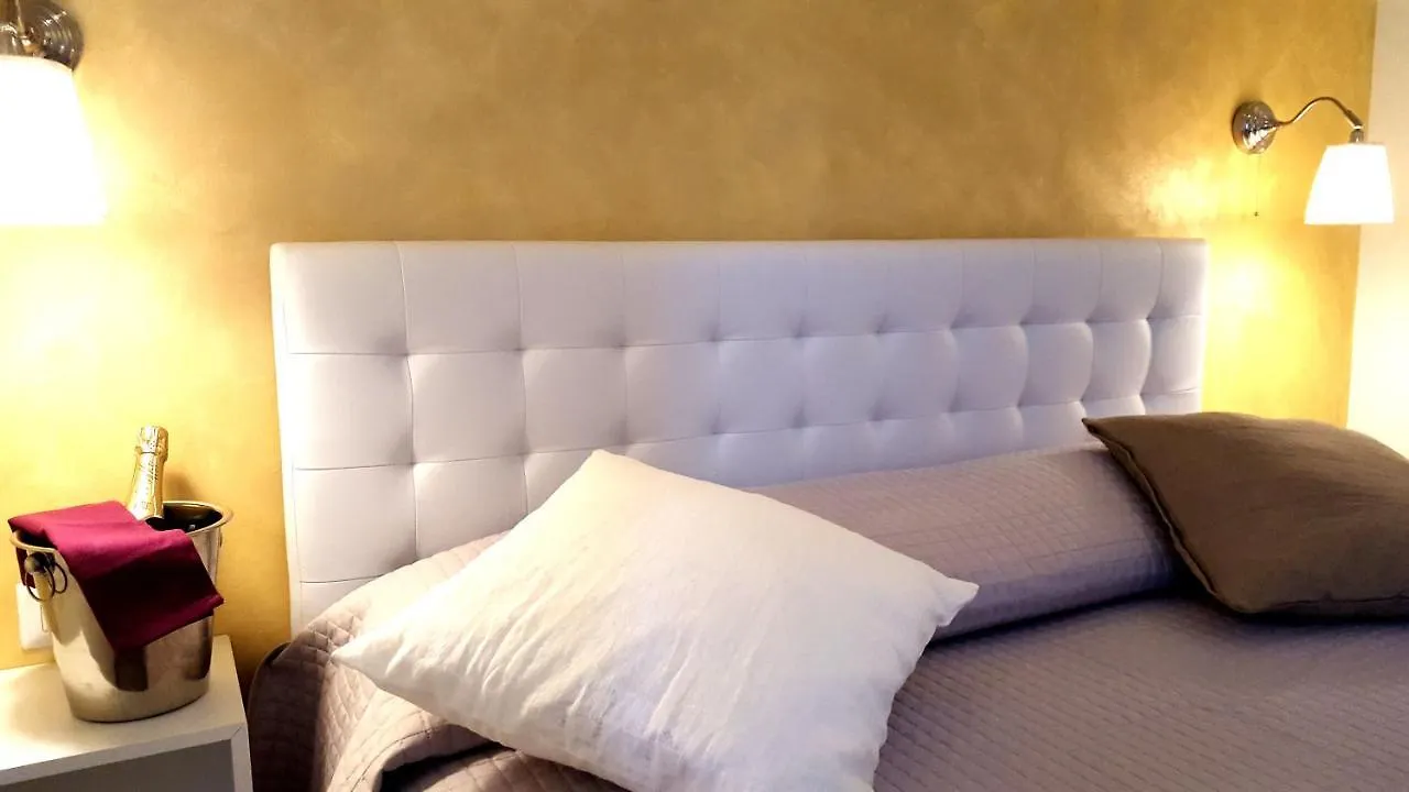 Premium Apartments Peschiera Peschiera del Garda 0*,  Italy