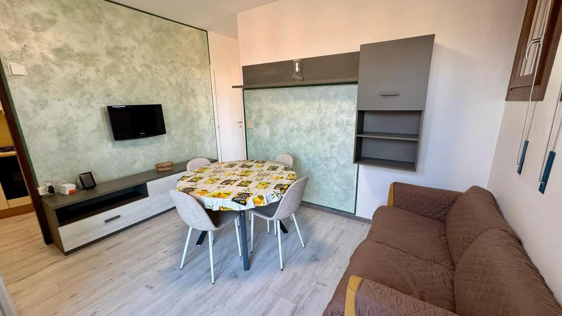 Premium Apartments Peschiera Peschiera del Garda Italy